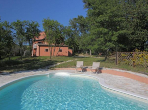 Delightful Holiday Home in Cossignano with Swimming Pool